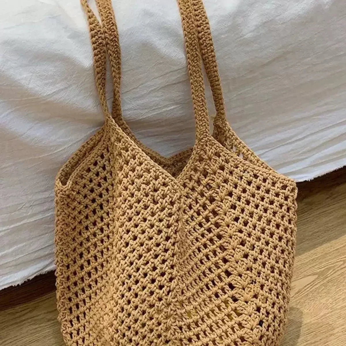 Hand-woven Straw Beach Shoulder Bag - SandiFreckles Surf & Swimwear